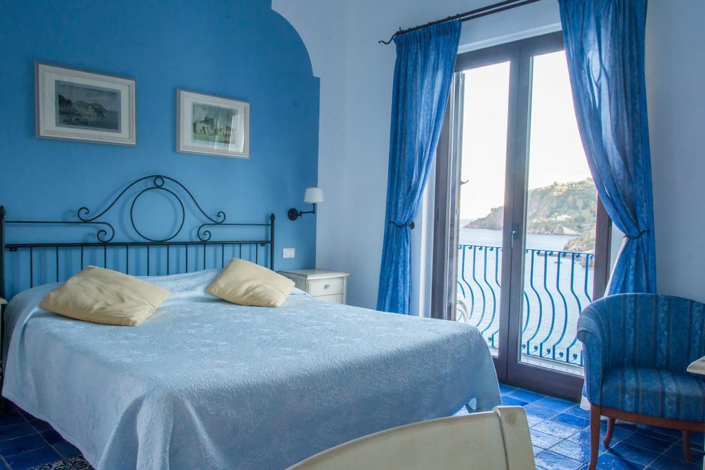 Hotel Rocce Azzurre Lipari  Ruang foto