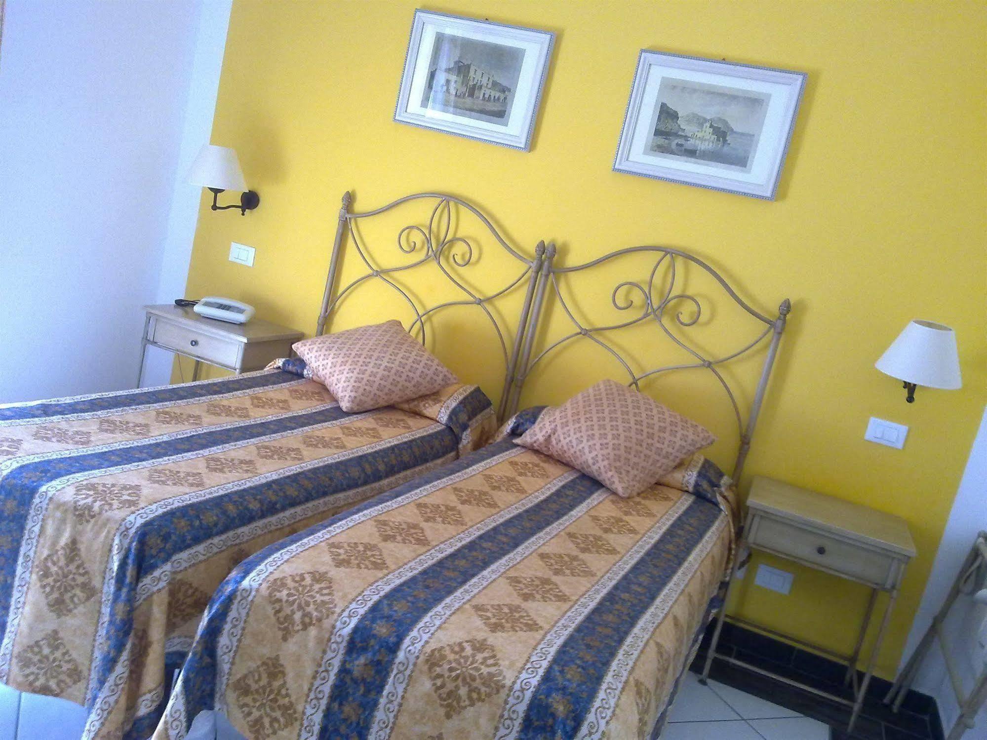 Hotel Rocce Azzurre Lipari  Bagian luar foto
