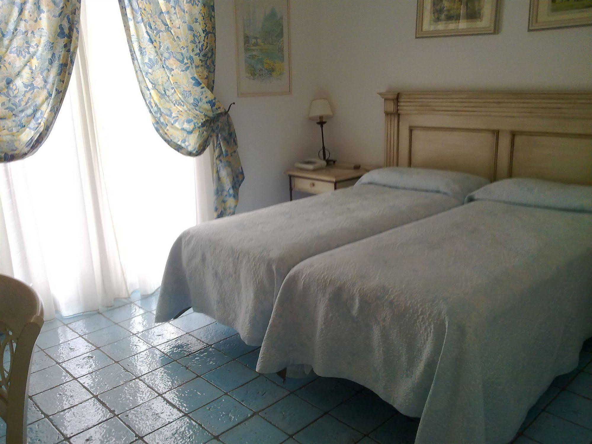 Hotel Rocce Azzurre Lipari  Bagian luar foto