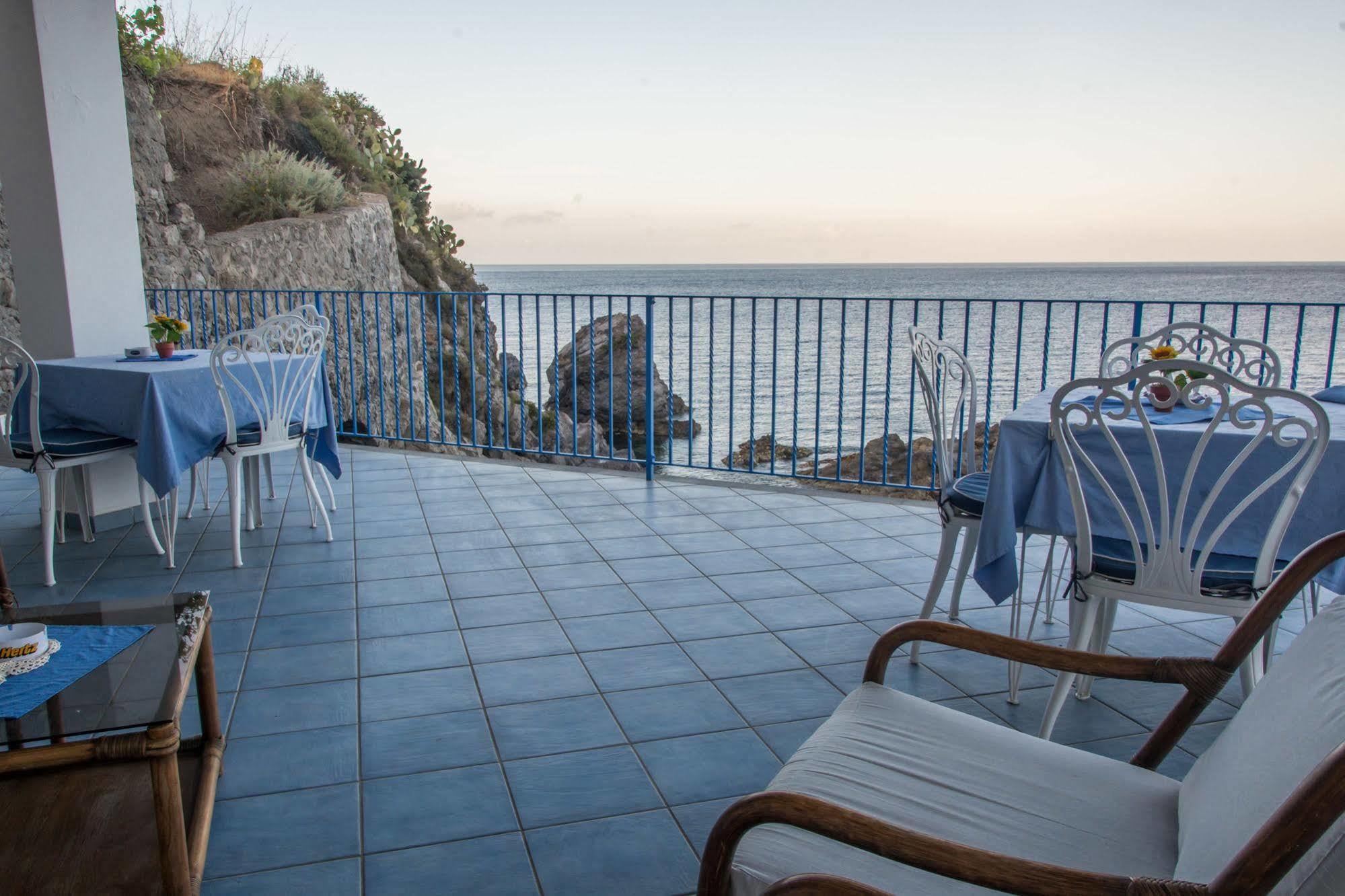 Hotel Rocce Azzurre Lipari  Bagian luar foto